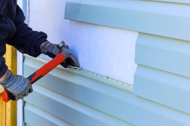 Reliable Siding Repair contractor in Hillsboro, IL by Creative Siding